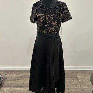 R&M Richards Black and Gold Leopard Print Top